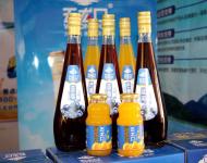 本地特色產品五龍口飲品飲品在優質果蔬原產地甄選上等的食材入料，在順應大眾對產品營養和口感雙重需求的前提下，融合傳統鮮榨工藝與現代科技，最大限度地保留果蔬的天然成分，最大限度地保持果蔬的芬芳。