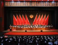 【駐馬店廣視網(wǎng)訊】（記者 冀晴）2月24日上午，中國人民政治協(xié)商會議第三屆駐馬店市委員會第五次會議在市會展中心隆重開幕。上午9時，在雄壯的中華人民共和國國歌聲中市政協(xié)三屆五次會議在市會展中心開幕。市政協(xié)三屆五次會議應到委員442名，實到422名，符合法定人數(shù)。