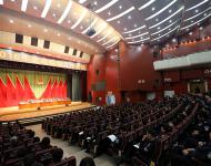市政府副市長杜中強(qiáng)發(fā)表重要講話。市公安局在駐的黨委成員，武警、消防支隊(duì)主要領(lǐng)導(dǎo)及部分官兵，各縣公安局除值班之外的班子成員和股、所、隊(duì)、室負(fù)責(zé)同志，市區(qū)各派出所除值班之外的班子成員和中隊(duì)長、指導(dǎo)員以上民警，市局機(jī)關(guān)四部九支隊(duì)科級(jí)以上民警參加會(huì)議。