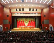 市人大副主任張德軒，市政府副市長杜中強(qiáng)，市政協(xié)副主席趙瑛，市委政法委副書記、紀(jì)工委書記周以德等領(lǐng)導(dǎo)同志出席會(huì)議。