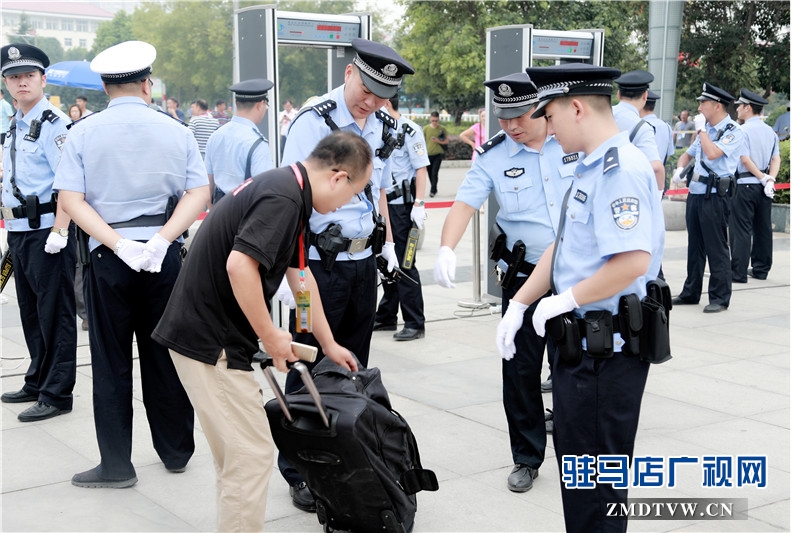 數千名民警為2016年中國農產品加工業投資貿易洽談會勝利召開保駕護航