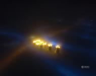 濃濃的霧霾遮住了夜晚的光線，變成幽幽的光影。nico/東方IC