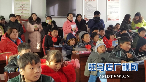 1、留守兒童聽婦幼專家如何保護自己.jpg