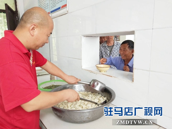 西平公益志愿者協會聯合愛心企業開展獻愛心活動