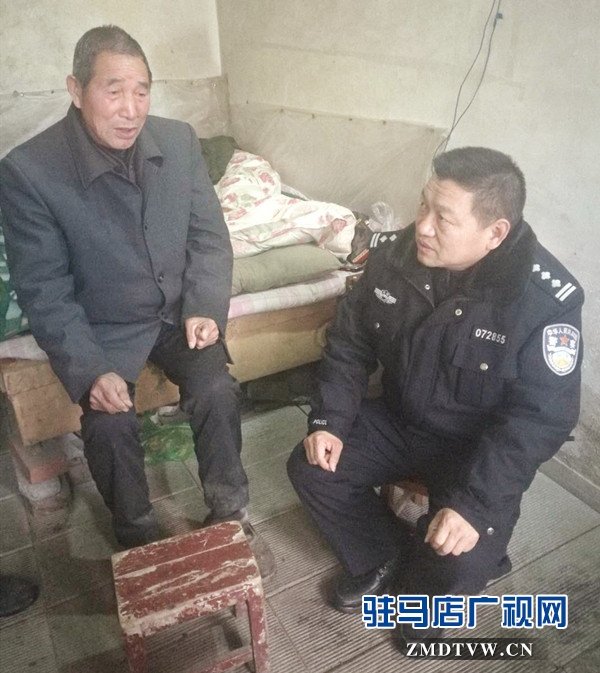 春節期間，東高派出所開展“警民同心”走訪慰問活動
