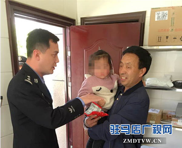 三歲女孩丟失，多虧東高民警幫忙