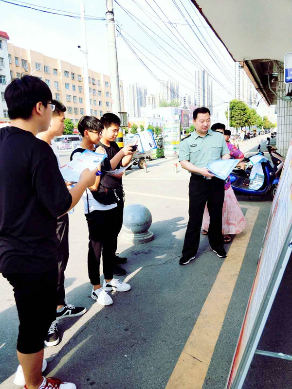 驛城區征兵宣傳服務走近高考考生