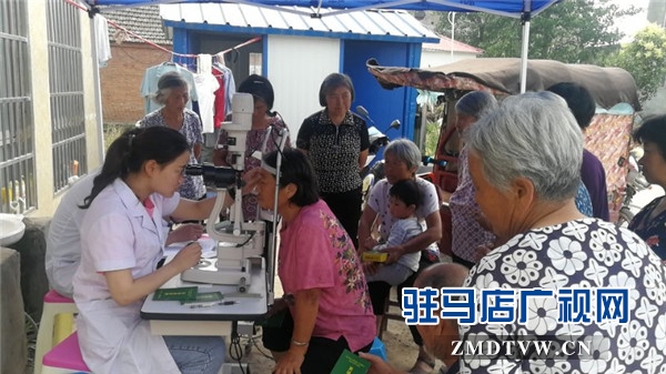 新蔡尖峰眼科醫(yī)院組織專家開展“志智雙扶”活動走進孫召鎮(zhèn)