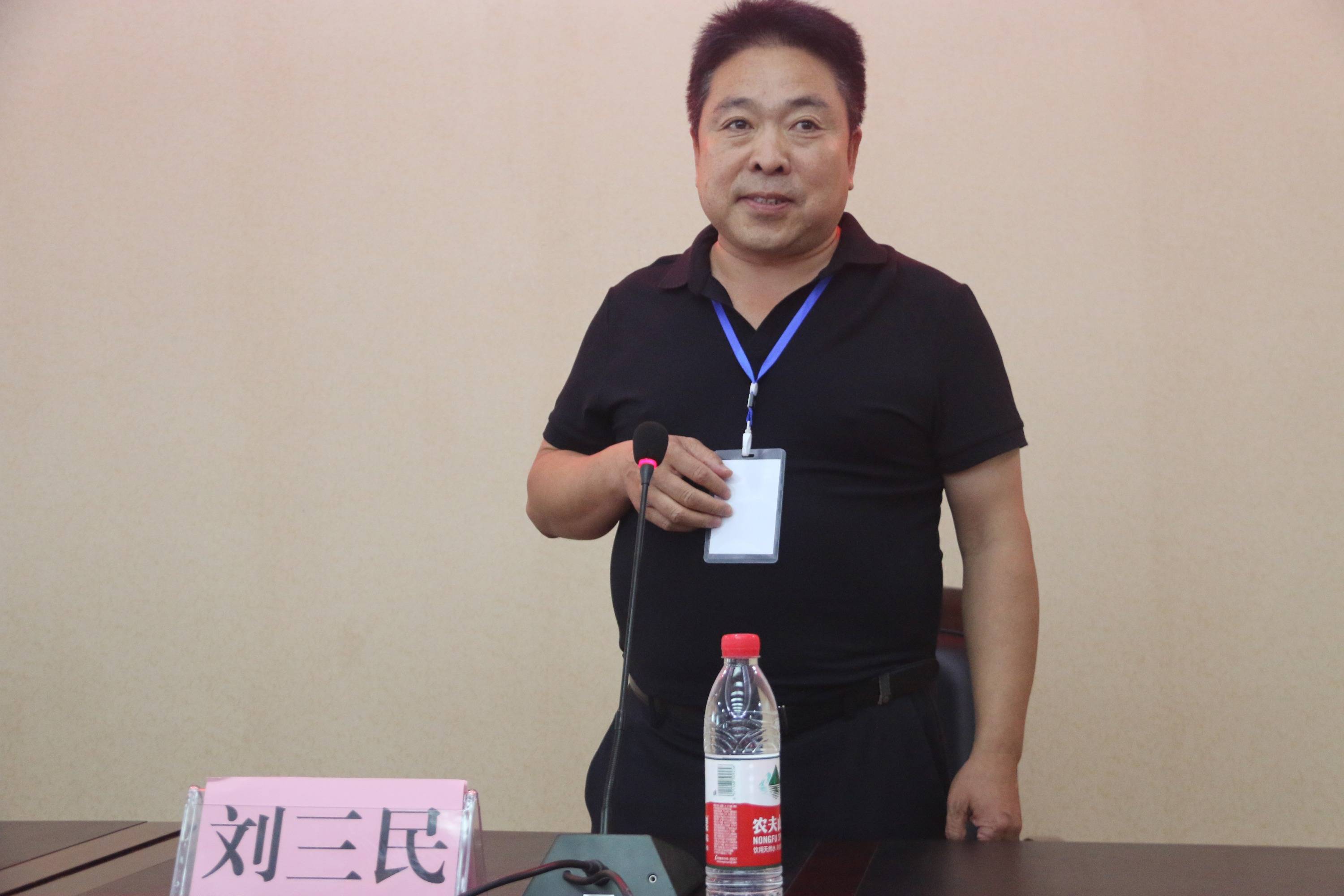 駐馬店市螢火蟲公益協會遂平分會成立大會暨陽光藝術學校五周年慶典華美綻放