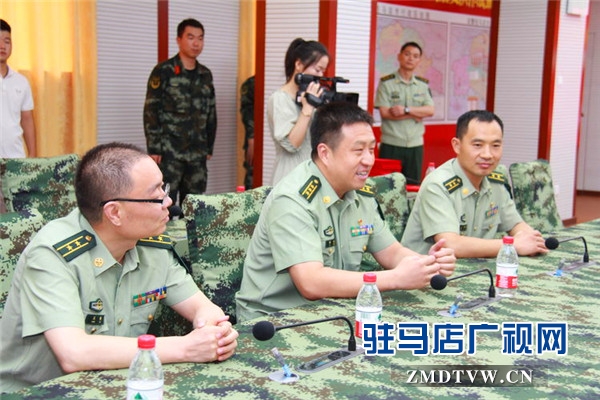 駐馬店市企業擁軍優屬協會會長、青商會會長、鵬宇集團創始人總裁朱新紅率隊開展八一建軍節慰問活動