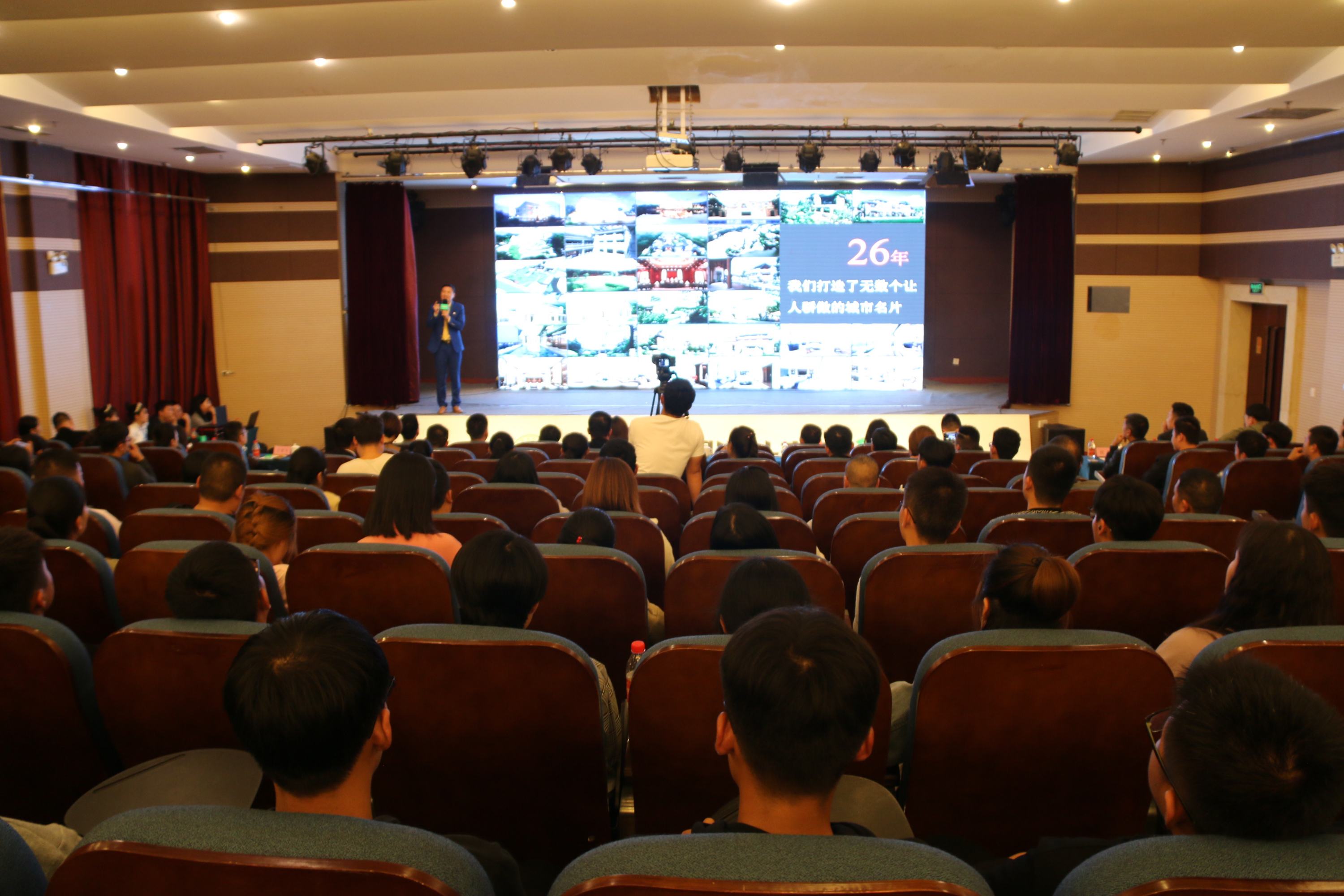 2019中國設計青年說——中國青年設計師發(fā)展計劃暨金絲玉瑪戰(zhàn)略合作項目宣講活動順利舉行