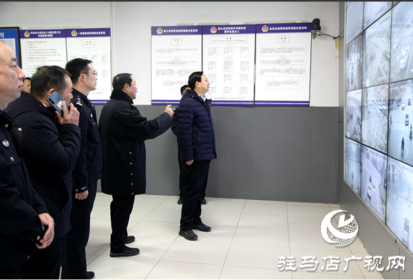 平輿縣縣長趙峰看望節日堅守崗位的公安民警