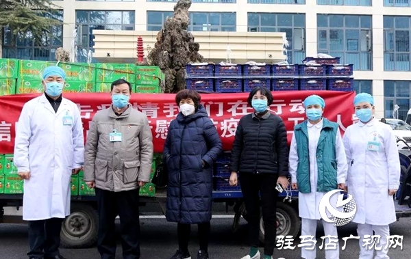 眾信順發精品果行向抗擊疫情一線的醫護人員捐贈水果