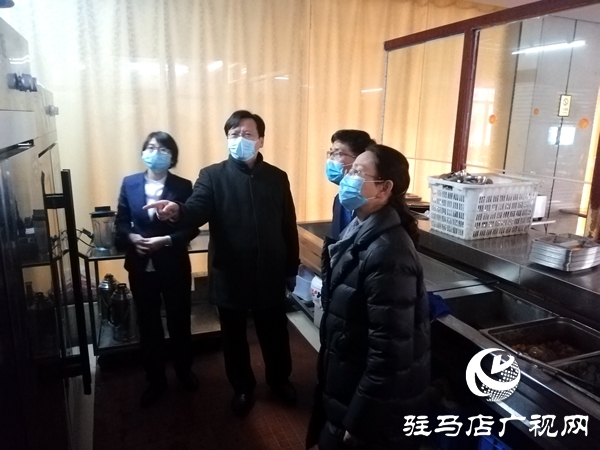 市市場(chǎng)監(jiān)管局督查定點(diǎn)餐飲企業(yè)：后廚就是你們的防疫戰(zhàn)線！