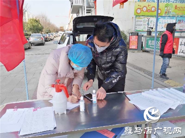 熱心市民向醫院捐贈消毒洗手液