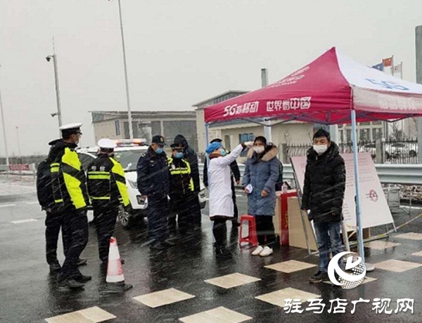 駐馬店市新青年創業公益協會向市交通局執法處捐贈抗疫物資