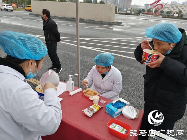 獻血救人“疫”不容辭，新蔡縣727人參與無償獻血