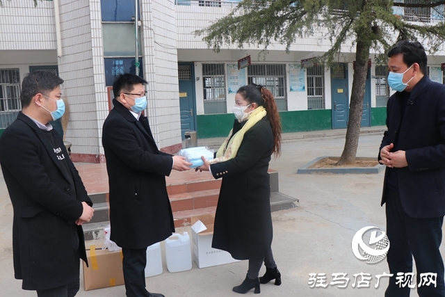 驛城區老河鄉許氏姐妹心系家鄉教育 捐物資助抗疫