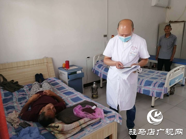 老君廟鎮：上門更換殘疾證   貼心服務暖人心