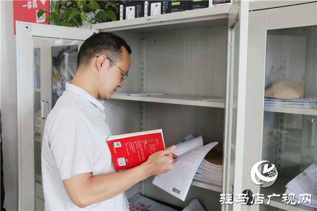“掃黑斗士”魏排星 ：發現案件 辦好案件 為掃黑除惡專項斗爭作貢獻 