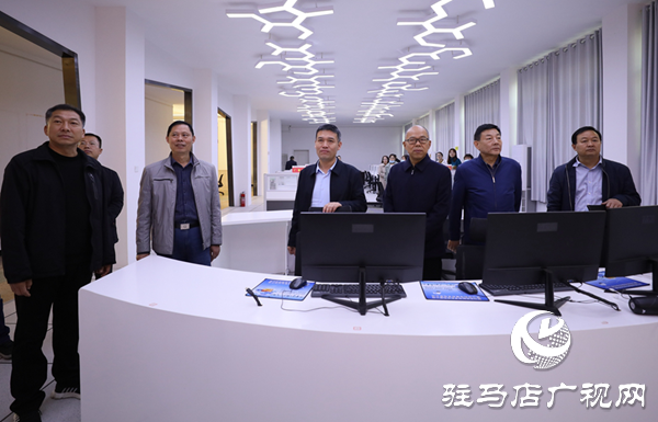 驛城區召開慶祝新中國第二十一個記者節座談會