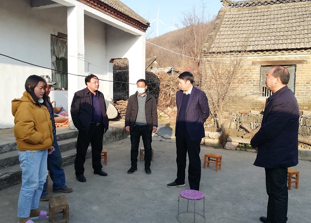 馮全敬副縣長走訪慰問老黨員、優撫對象、困難群眾