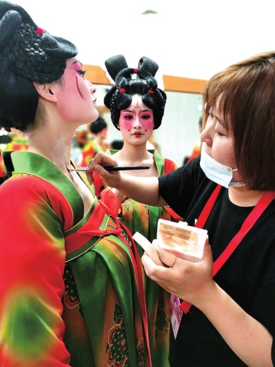 為啥河南春晚的《唐宮夜宴》能出圈？