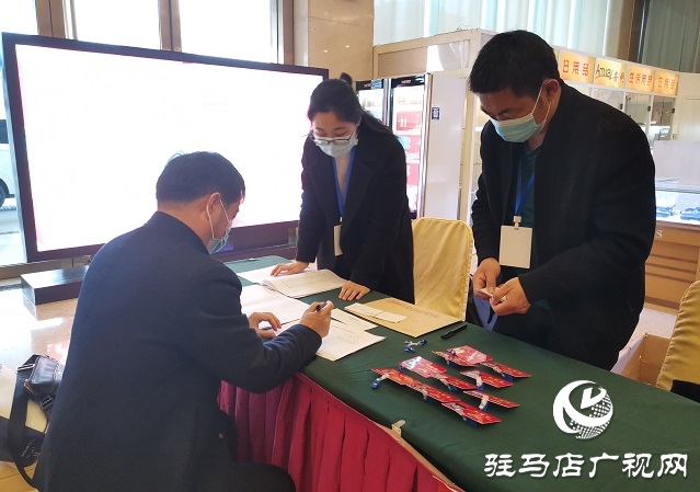 懷揣良策 肩負使命！出席市政協四屆六次會議的委員們陸續報到
