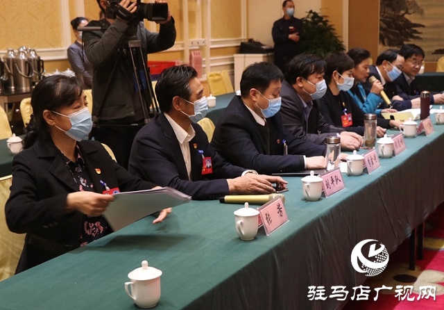  駐馬店市政協四屆四十八次主席會議召開