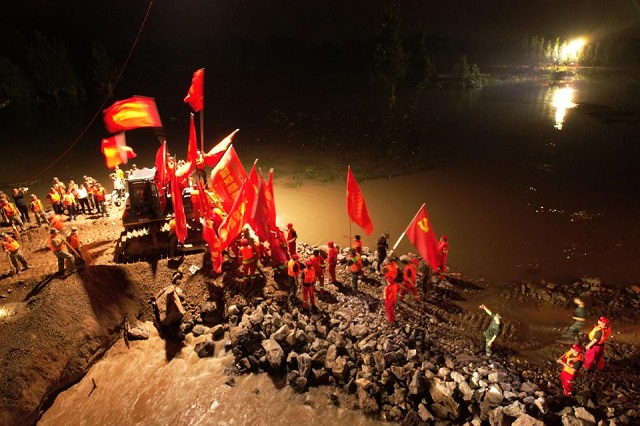 河南衛河新鎮河段決口成功合龍