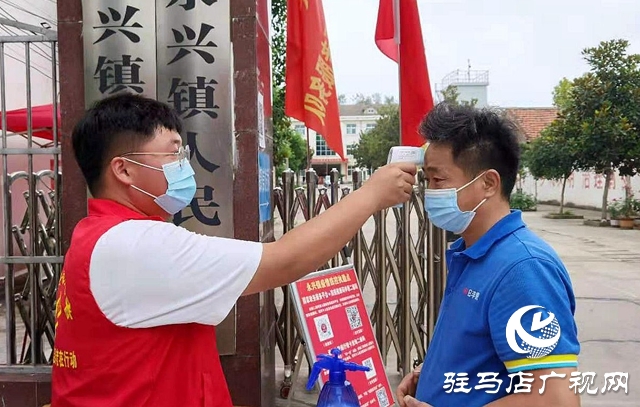 志愿者楊燕飛：疫情防控勇擔當