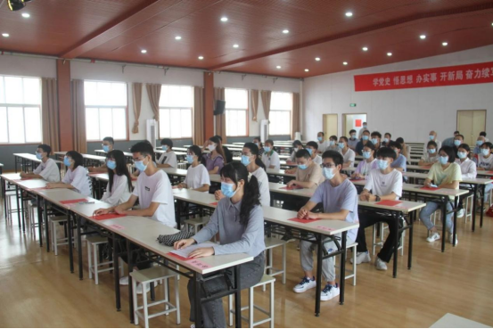 “護苗”進行時之金秋助學      ——地方企業積極社會擔當，保駕護航貧困生求學路