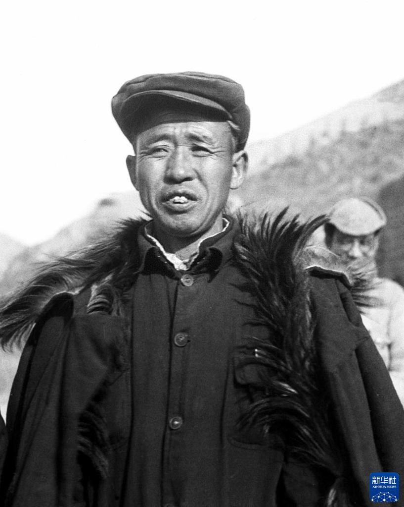 奮斗百年路 啟航新征程·中國共產黨人的精神譜系｜愛崗敬業、爭創一流——勞模精神述評