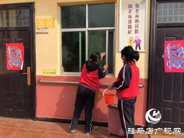平輿縣玉皇廟鄉：踐行雷鋒精神 小志愿者情暖“夕陽”