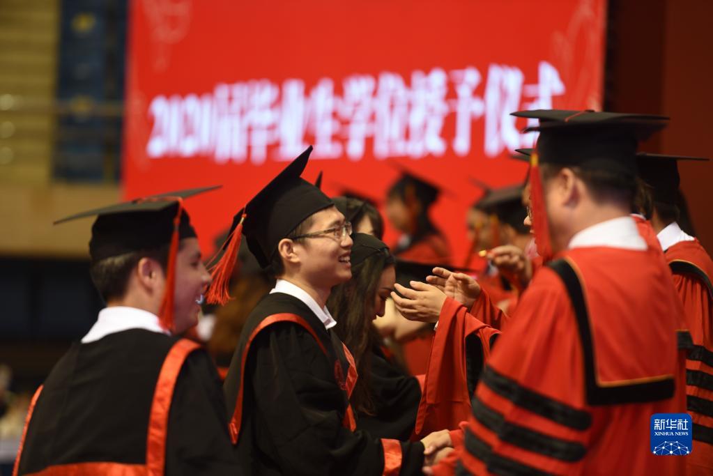 以青春之我，貢獻偉大時代——寫在慶祝中國共產主義青年團成立100周年大會召開之際