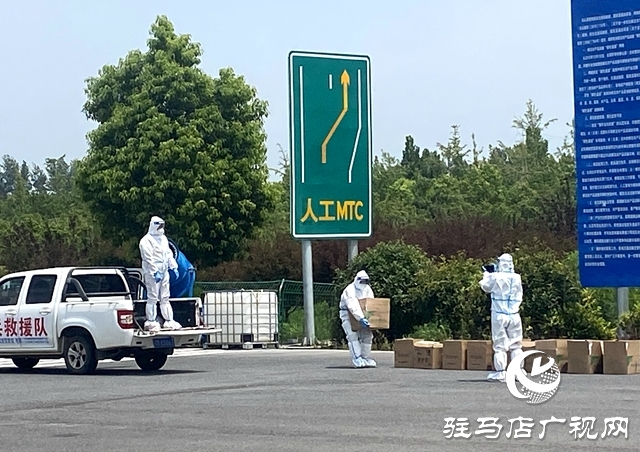 愛心企業向泌陽縣老兵救援隊捐贈84消毒液1800余瓶