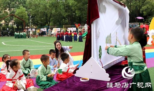 萌娃變身小玉兔 國風(fēng)古韻慶中秋