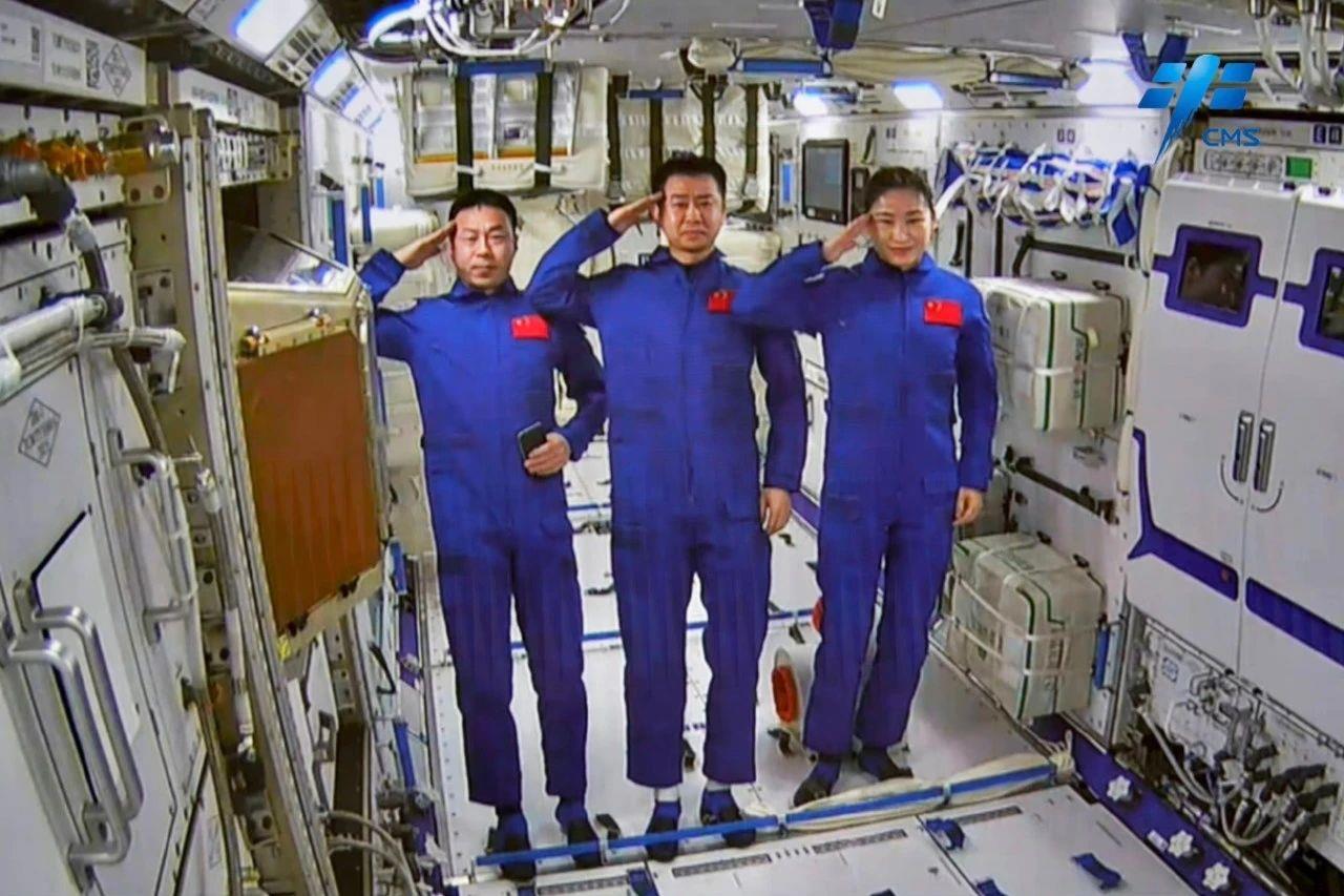 這里有一個通往空間站的入口，速進(jìn)