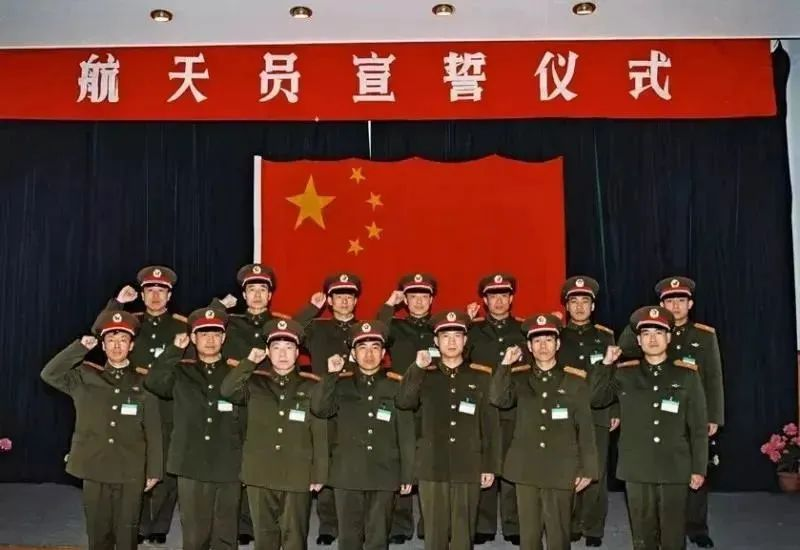 航天新征程 | 17 年前太空翻筋斗，他將再度“飛天”！
