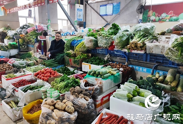新春走基層丨 駐馬店：春節將至 年貨市場年味足