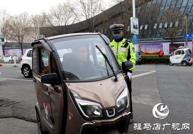 駐馬店：規范交通管理 文明停放車輛
