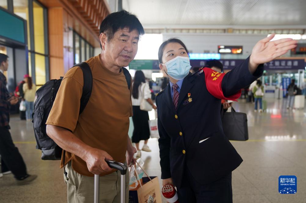 中秋節：他們堅守崗位