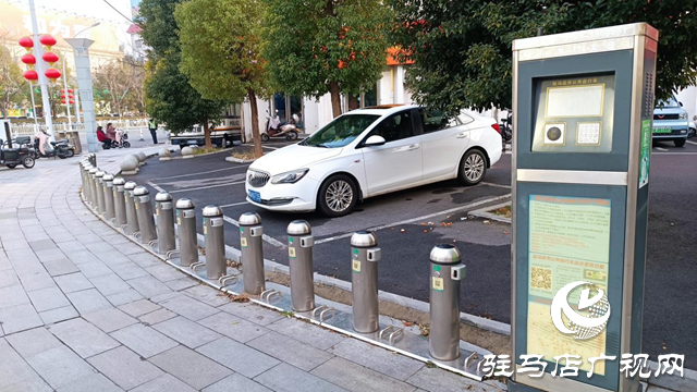 遺留在駐馬店街頭的公共自行車停車樁何日能拆除？