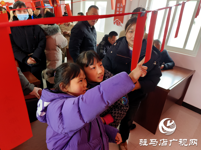 駐馬店市關王廟鄉：歡樂猜燈謎 喜慶鬧元宵