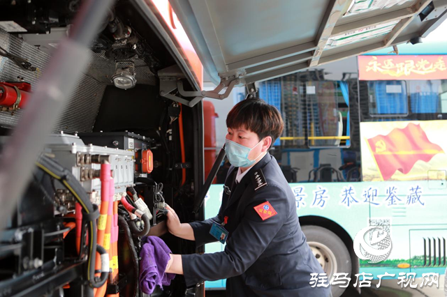 駐馬店公交“雷鋒車組”：繼承發揚雷鋒精神 傳遞社會正能量