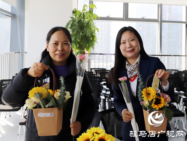 駐馬店市城鄉一體化示范區：情暖三八節 花藝展風采