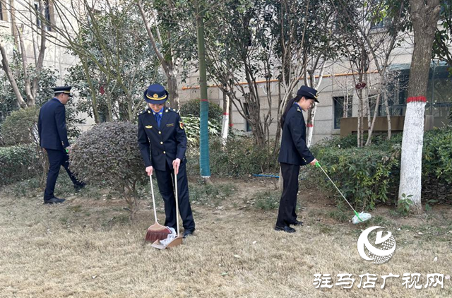 學(xué)雷鋒見(jiàn)行動(dòng) 潔凈樓院暖人心