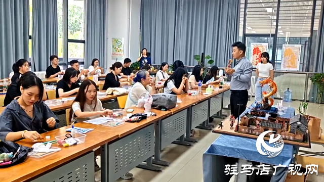 張新芳傳授面塑技藝 港澳大學生體驗“非遺”