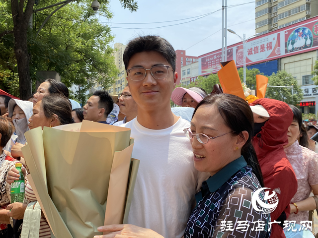 驛城區：首場高考 氛圍拉滿
