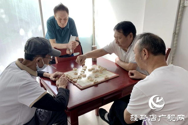 駐馬店市中心醫院舉辦迎“七一” 離退休職工象棋、跳棋比賽